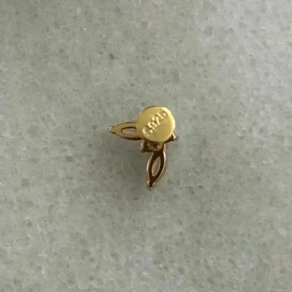 18k Gold Crystal Leaf Pearl Cartilage Earring 

Brand New - Picture 5 of 5